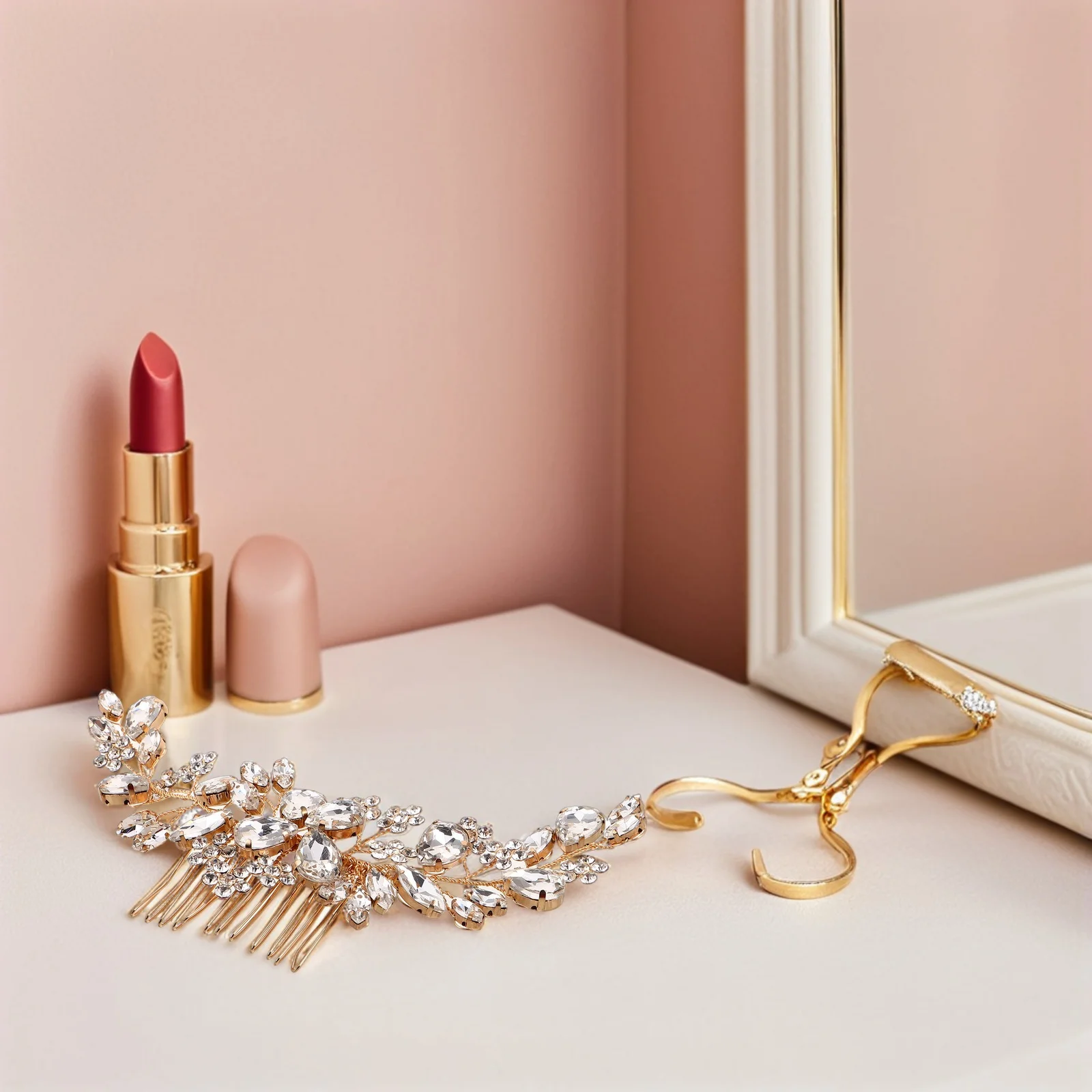 

Elegant Rhinestone Bridal Hair Comb Sparkling Wedding Hair Accessories for Brides Party Formal Hairstyles Bridal Comb