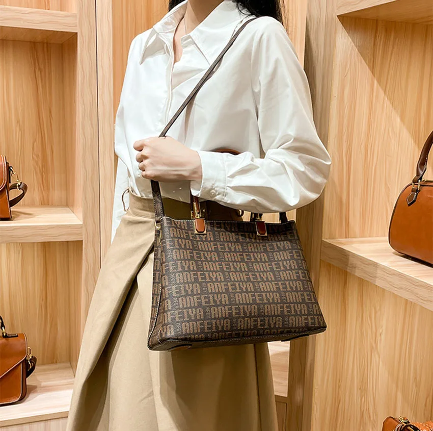 Independent brand 2024 luxury women's bag popular new fashion large capacity handbag single shoulder crossbody bag M324