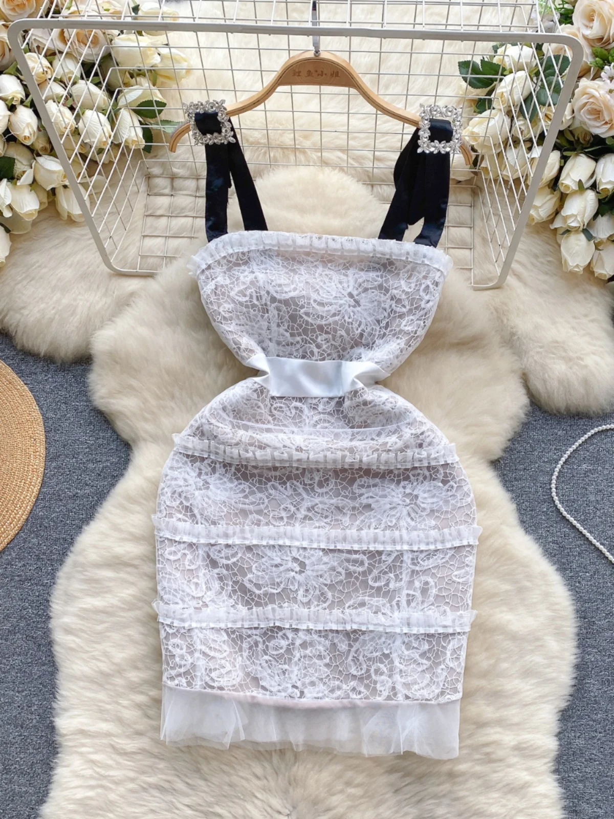

Foamlina Elegant Women White Floral Lace Dress Summer Sexy Color Match Spaghetti Strap Sleeveless Slim Bodycon Mini Party Dress