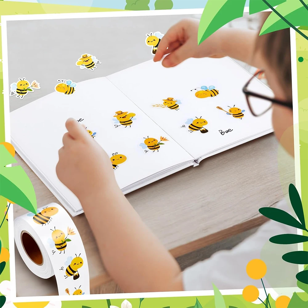 500 PCS การ์ตูนน่ารัก Bee ซีลป้ายสติกเกอร์ Kawaii สัตว์สติกเกอร์ม้วนสําหรับเด็กรางวัล Decals ของขวัญ DIY สมุดภาพโทรศัพท์กระเป๋าเดินทาง