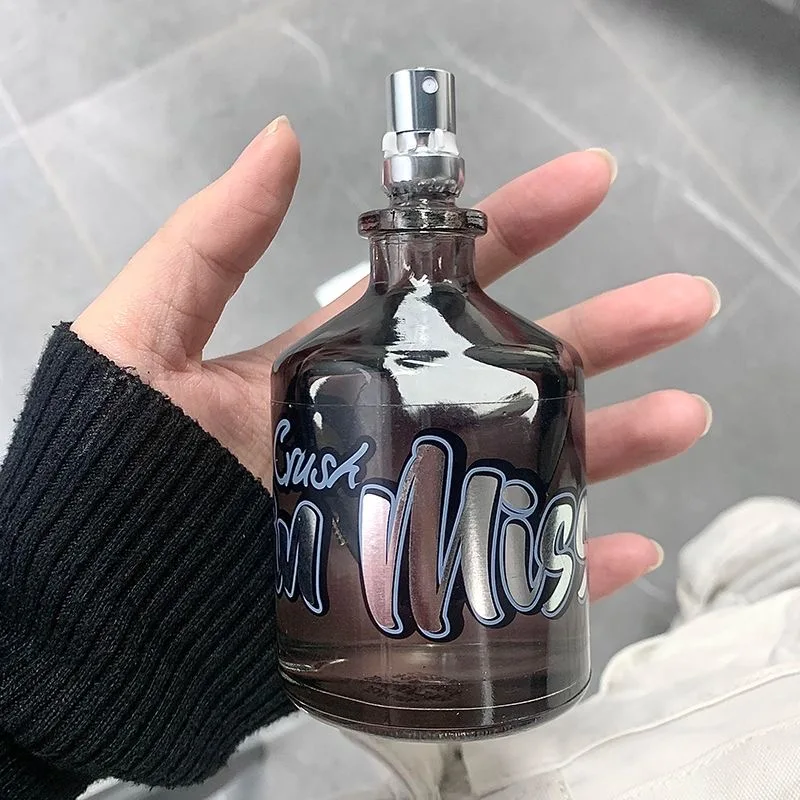 

Curve Men's Perfume Arabian Light Fragrance High-end Brand High-quality Lasting Gentleman Mysterious Cedar Men Body Spray 100ml