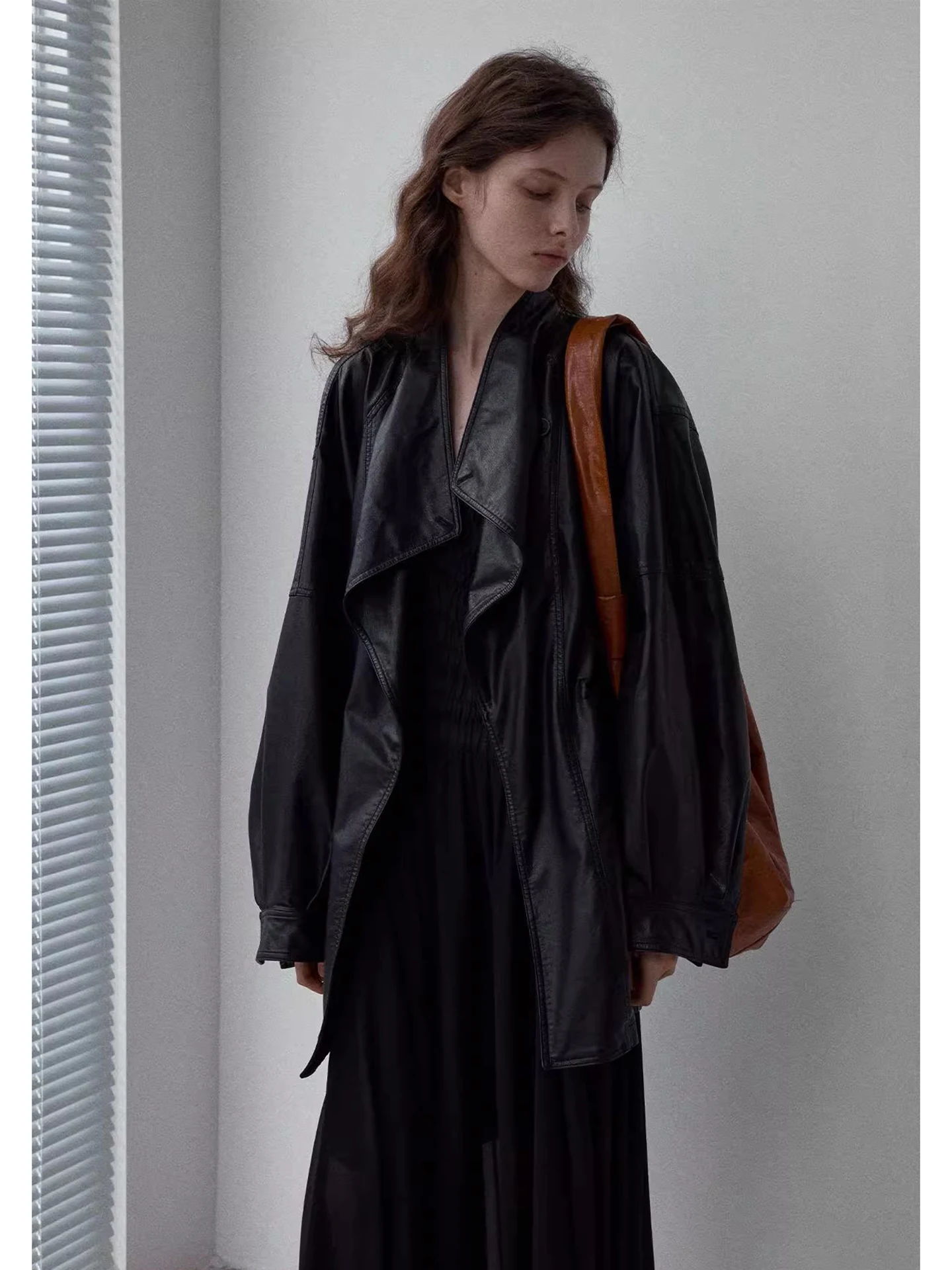 Jaqueta de Couro PU Preta Estilosa 2025 Nova Coleção Outono Casaco F de Couro do Vintage de Alta Qualidade Estilo ...