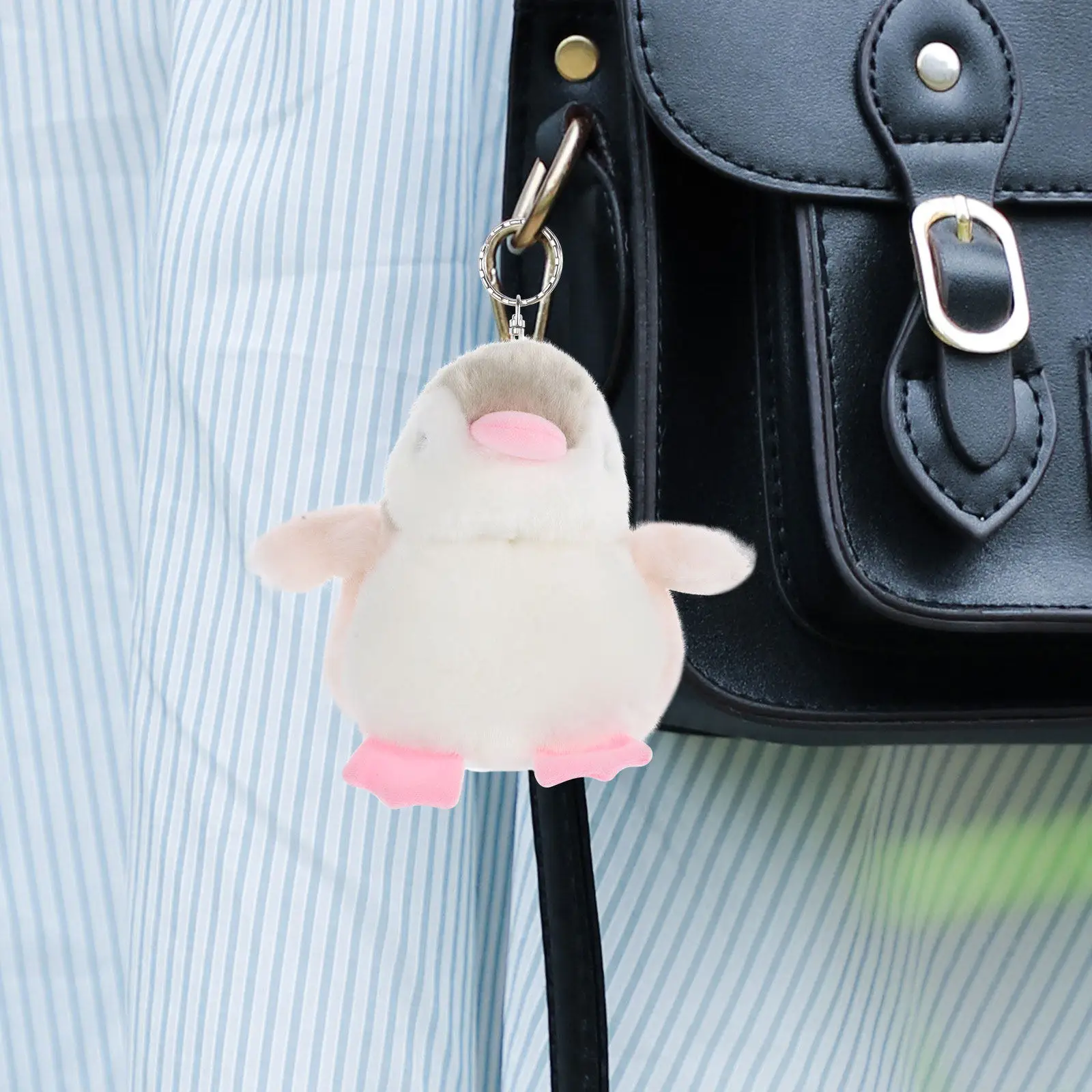 

Очаровательный реалистичный брелок-пингвин: мягкий на ощупь, легкий, для ключей, рюкзаков, сумок, автомобиля, стола. Идеальный подарок на день рождения.