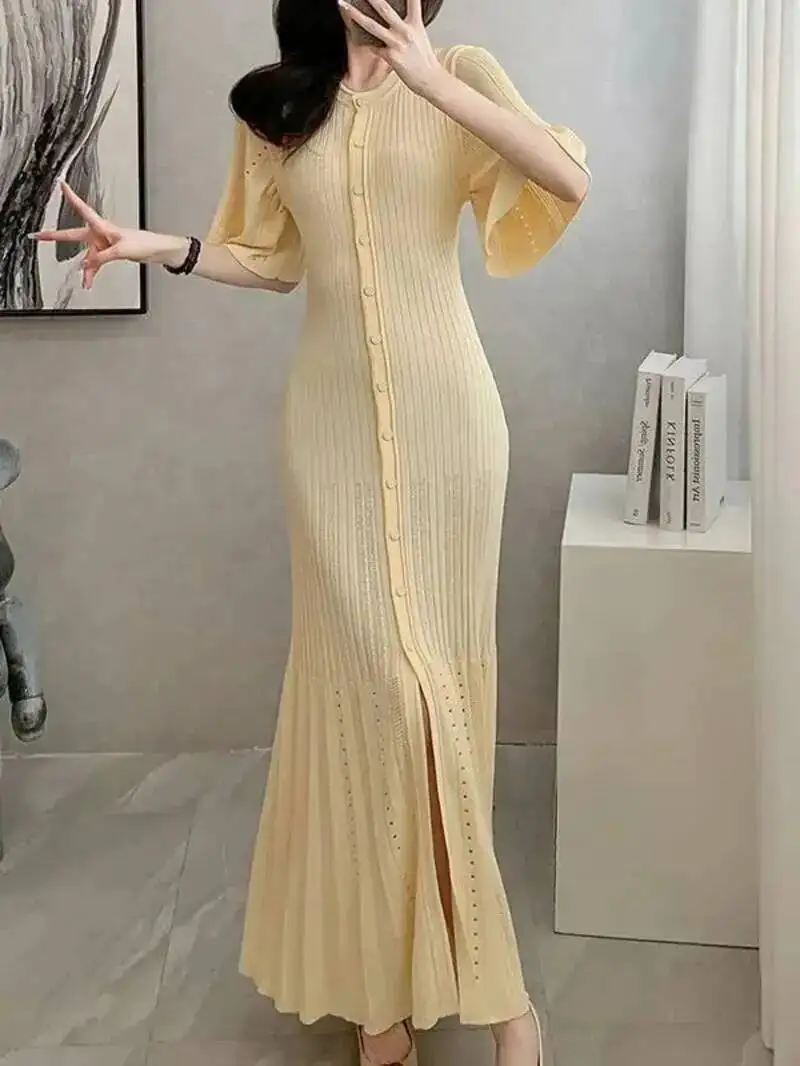 Sommer Frühling Neues Französisches Elegantes Duft-High-End Schlankmachendes Gestricktes Meerjungfrauenkleid Hohles Schlankmachendes Fischschwanz-Strickkleid L95S