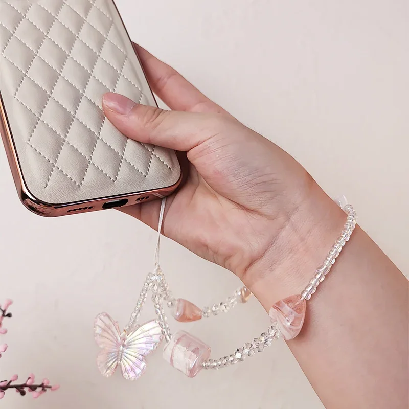 Mobile Lanyard Short Portable Crystal Chain Pendant IPhone14 Pro Hand-beaded Hand-carried Butterfly Love Candy Pendant  Landyard