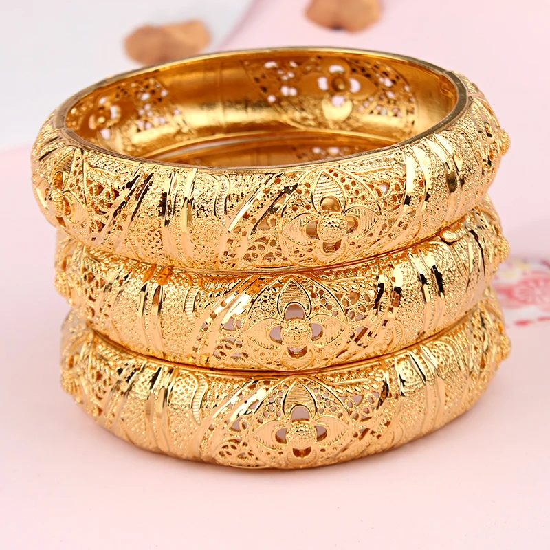 

24K Gold Plated Copper Bangles Hollow Flower Side Ooen Cuff Bracelets Dubai Arabic Luxury Wedding Gifts Armband Voor Vrouwen