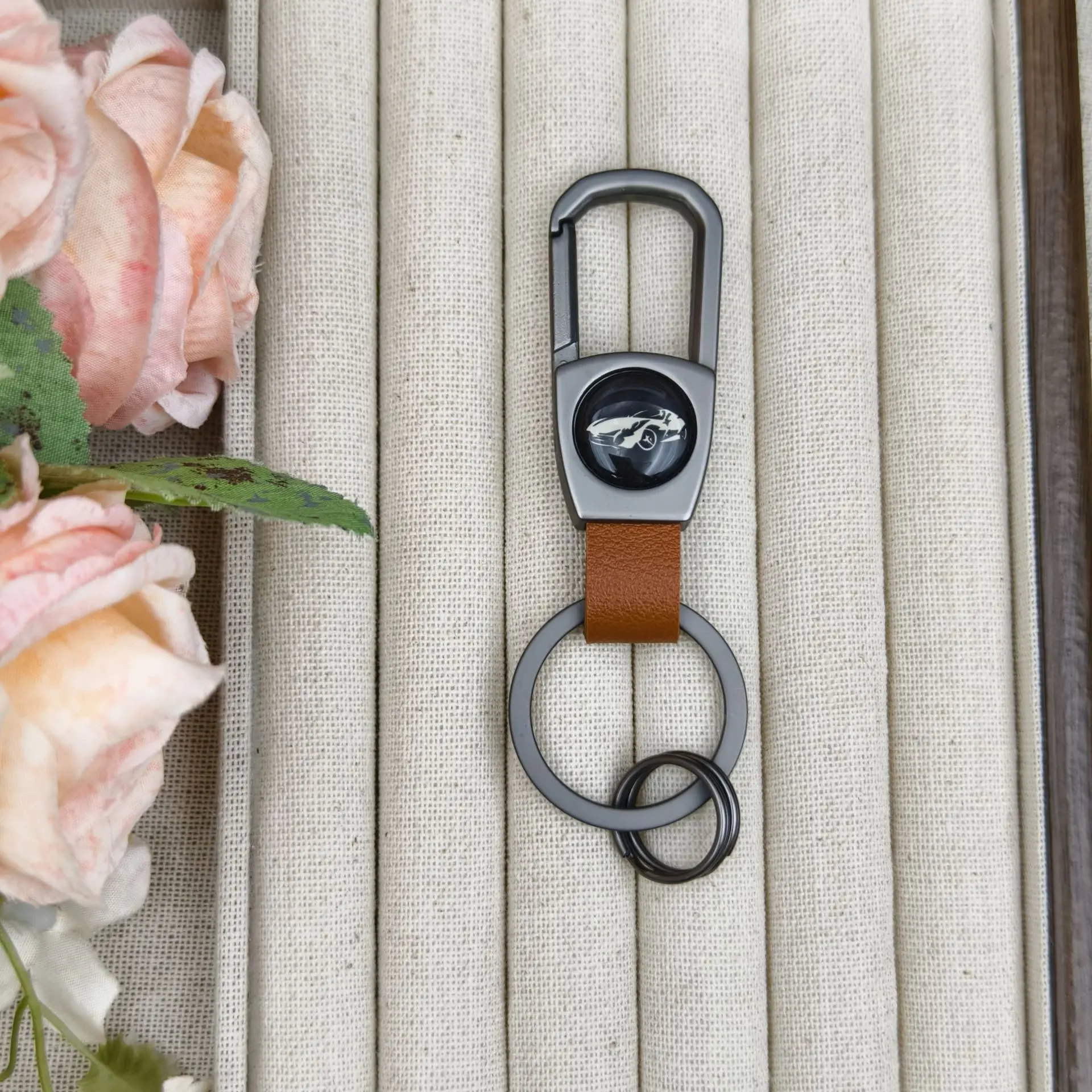 Personalisierter Leder-Autoschlüsselanhänger für Geschäftsmänner, Gürteltasche, Motorradtasche mit Ringverschluss, Einfaches und Stilvolles Geschenk – Detail 6
