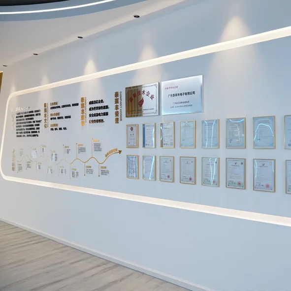 Techfine Make 12V 1300VA 1kw 220V Low Frequency Solar Inverter With in Build Controller 60A High Charging Efficiency OEM