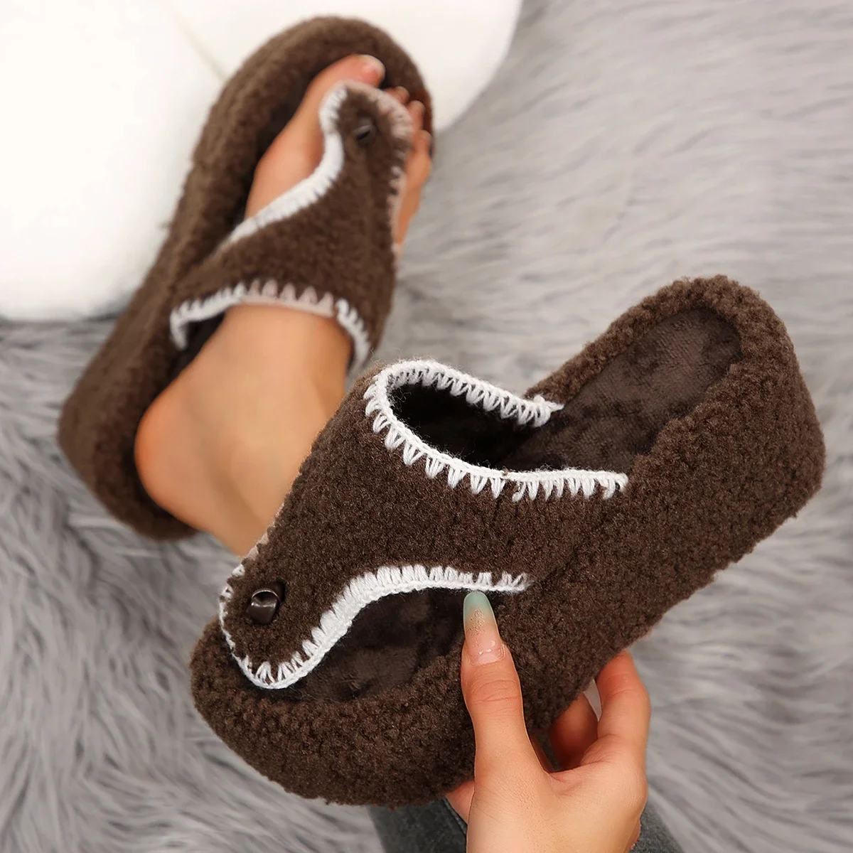 Women Fur Slippers Brand Winter Snow Boots Trend Ankle Boots Flats Platform Slides Women Short Plush Warm Cotton Shoes Women