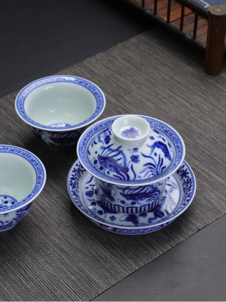 Jingdezhen Blue and White Large Household Antique Fish Algae Pattern Horseshoe Gaiwan Ceramic Tea Set Single Bowl