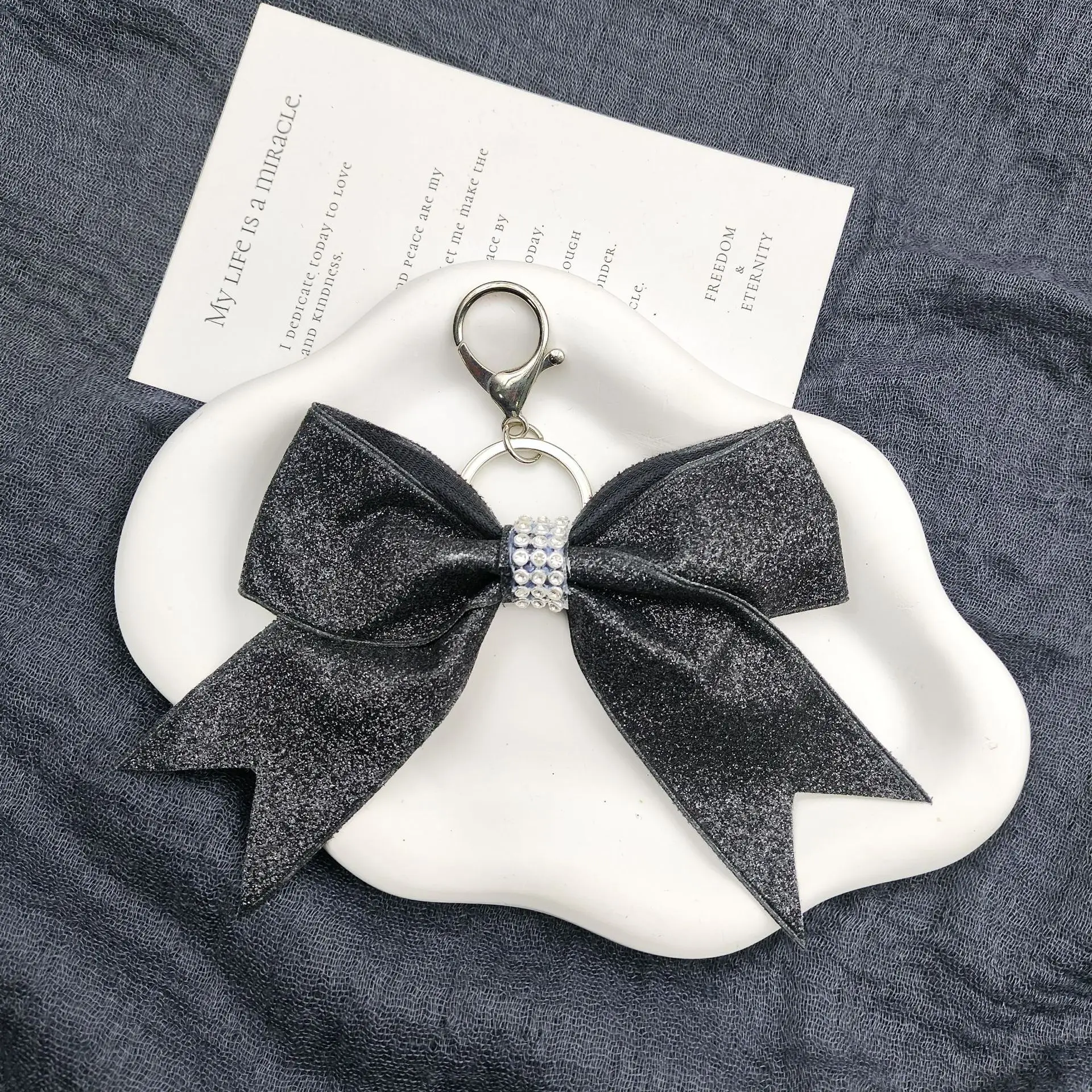 Origineller Seidenband-Schmetterling Schlüsselanhänger Blumen-Cheerleader-Schlüsselring für Mädchen Anhänger Rucksack Schlüsselkette Geschenk – Detail 9