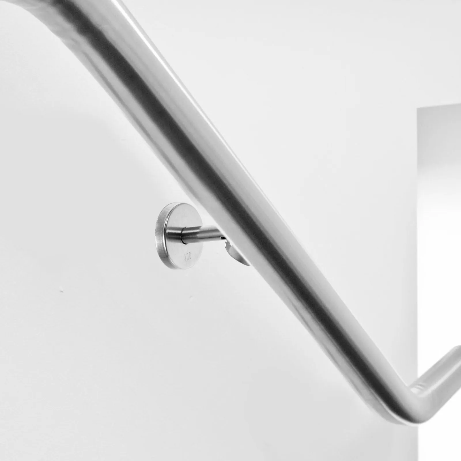 

2Pcs Round Tube Railing Bracket Stainless Steel Wall Mounted Handrail Support for Staircase Indoor Outdoor Safety Grip Design