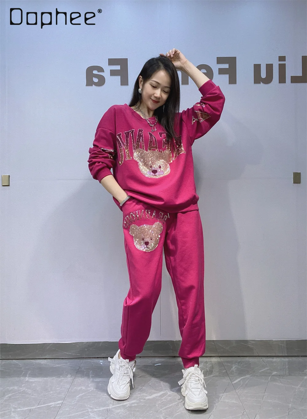 

2025 Autumn New Women's Casual Round Neck Loose Cartoon Rhinestone Versatile Sweatshirt Set Two Piece Sets Womens Outifits