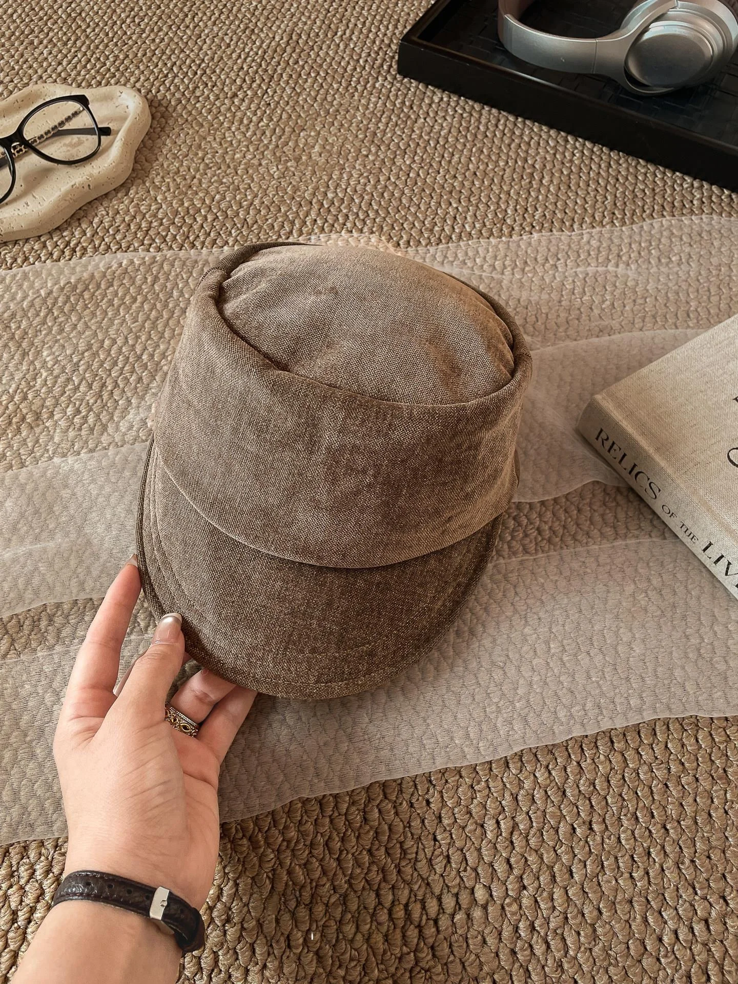 retro-japanese-style-micro-nubuck-felted-flat-top-newsboy-hat-small-face-knight-hat-equestrian-hat-floral-artistic-style