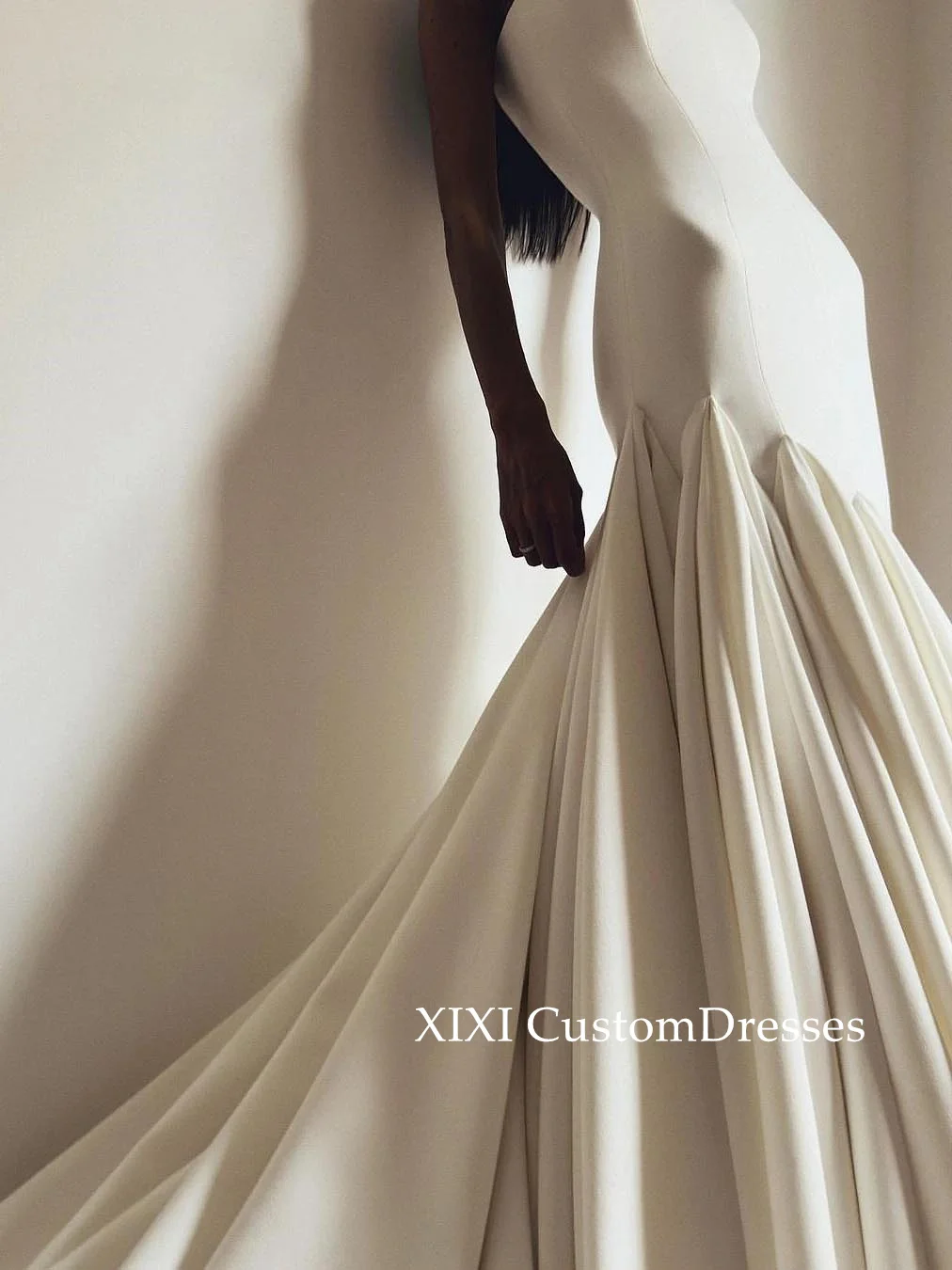 Xixi ชุดนางเงือกชุดเกาะอกแต่งระบายแบบเรียบง่ายชุดงานพรอมชุดราตรีออกงานกลางคืน