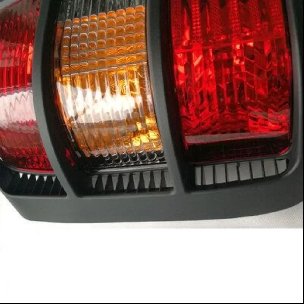 Tail Light Assembly for Mitsubishi Pajero V31 V33 taillight Rear Brake Lamp Reverse light Turn signal