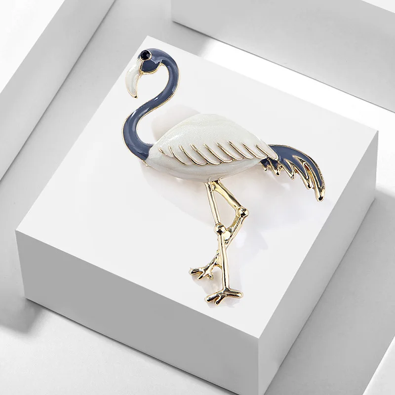 Broche de moda con diseño de animales lindos de dibujos animados, araña, flamenco, flor para el pecho, accesorios de joyería, adecuado para diversas ocasiones, regalo exquisito, 1 unidad