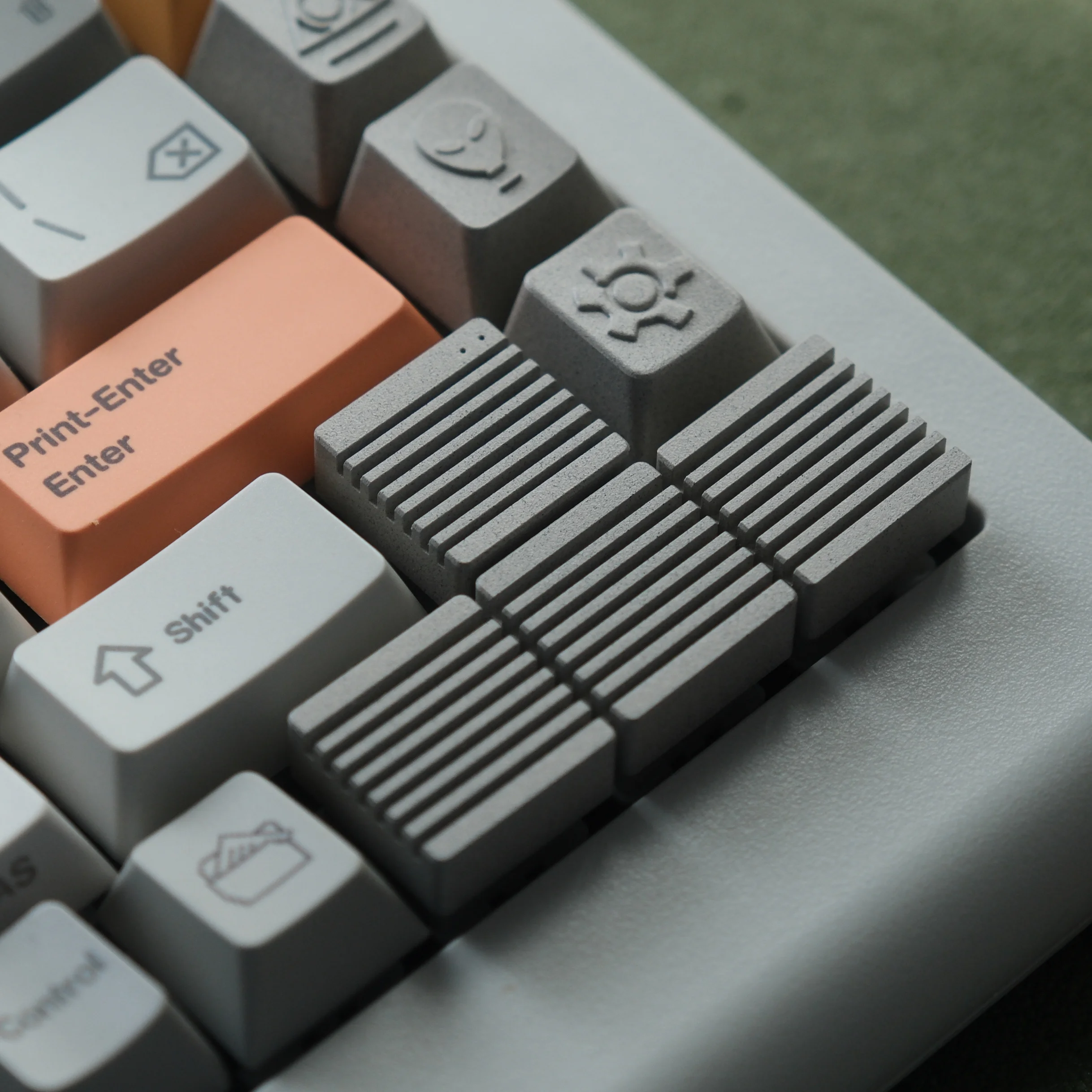 

Metal Keycap Retro CNC Aluminium Alloy Gaming Office Keyboard Key Cup Custom Mechanical Keyboard Direction Key Caps Accessories