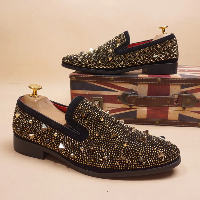 

Spring New Shoes for Men Leather Golden Rivet Casual Shoes Pointed Toe Dress Derby Shoes Slip-on Loafers