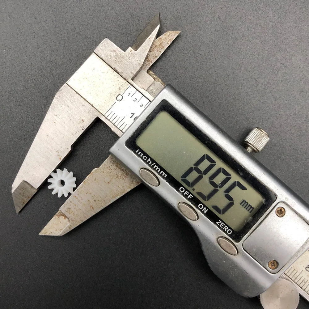 50Pcs 0.5M Modulus Plastic Bevel Gear - S122.5A 12 Teeth (12T) 2.45MM Aperture (Tight Fit for 2.5MM Shaft) 4.3MM Height × 8.9MM