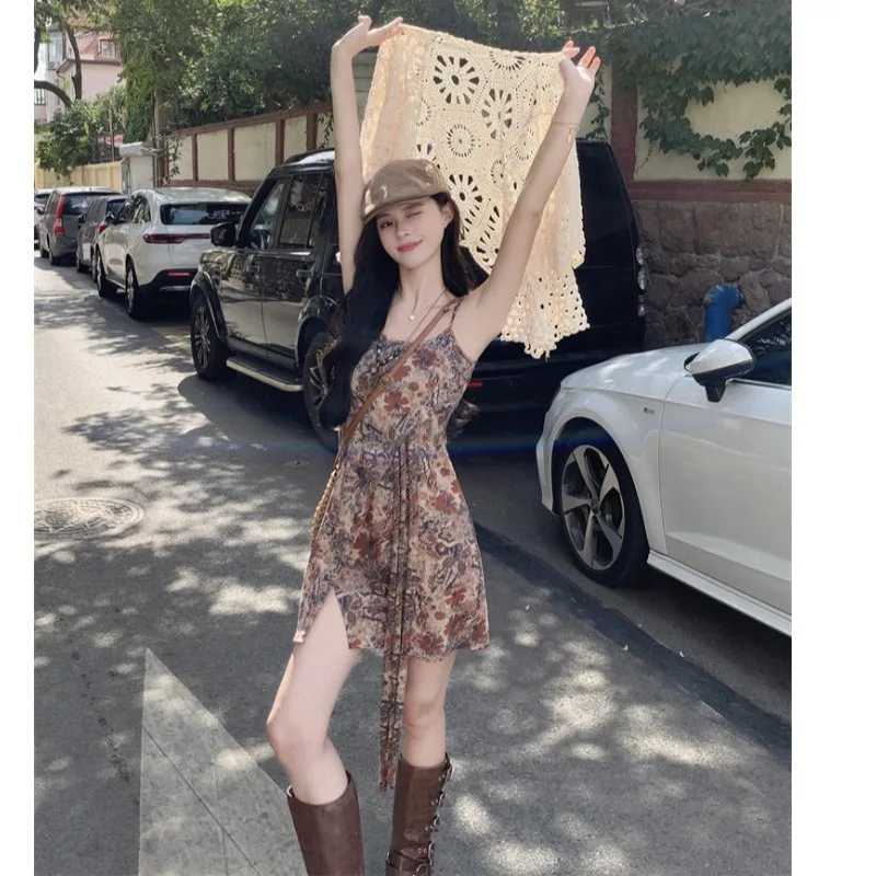 ชุดถักลายเรโทร สายไขว้แบบไม่สมมาตร ลายดอกไม้ฉลุ สำหรับผู้หญิง ฤดูร้อน 2024 สไตล์ลำลองเก๋ไก๋