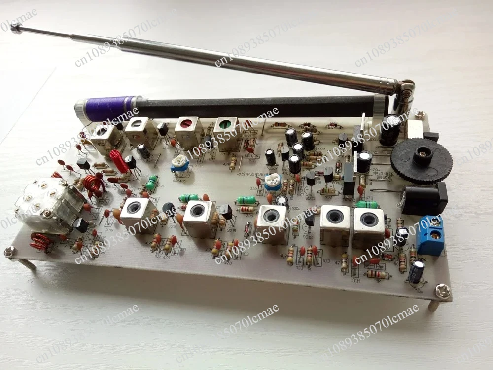 Discrete Components AM FM Medium Wave/FM Two-Band Electronics Kit 87-108MHz