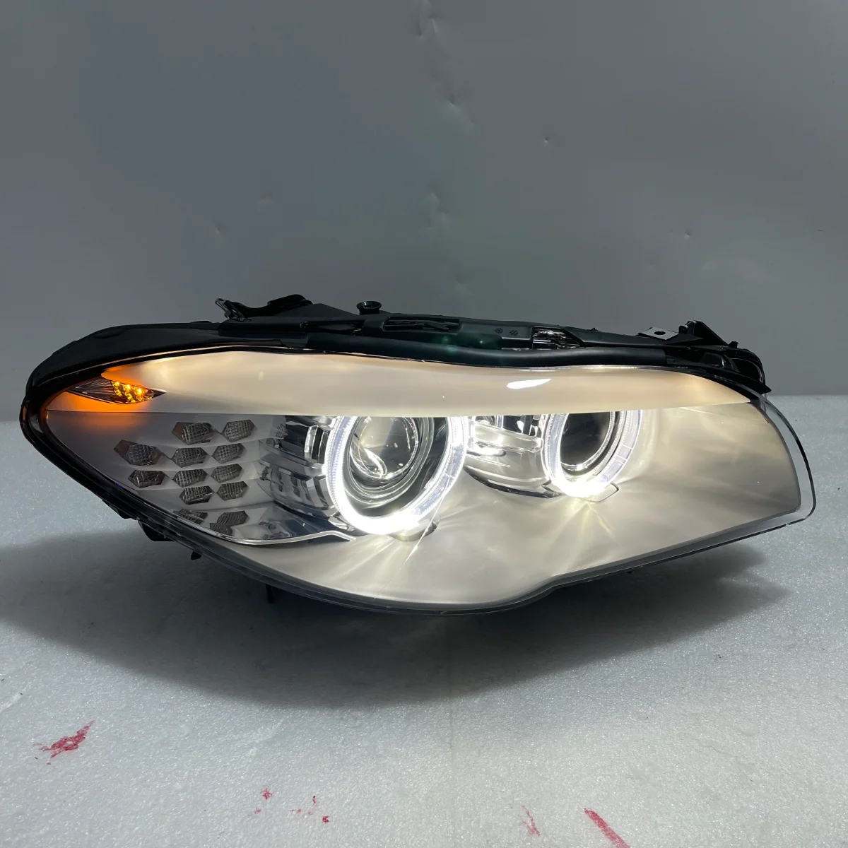 OE 63117271911 63117271912 Bi-Xenon Headlight for 5 Series F10 F18 520i, 523i, 525i 2011 2012 2013 Wholesale Xenon Headlamp