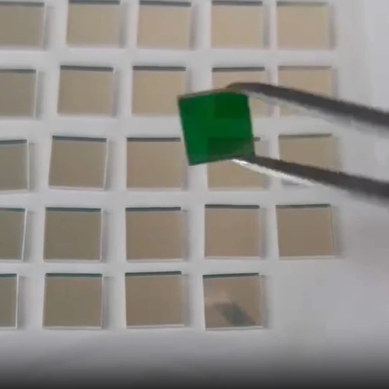 520nm Narrow Bandpass Filter Square Green Reflective Optical Filter Mirror Glass greater than90%T For Fluorescence Lab Detection