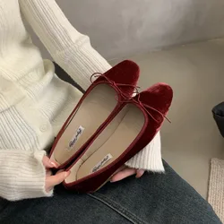 Nieuwe Stijl Mode Elegante Fluwelen Ballerina Schoenen Vrouw Luxe Velours Ballet Flats Dames Retro Ronde Neus Strik Ondiepe Loafers