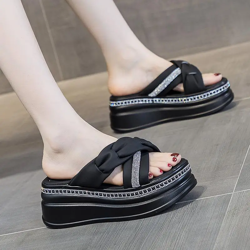 

Thick Bottomed Cross Band Diamond Studded Sandals Women's Flip Flops Casual Style Flat Heel Summer Beach Shoes Fairy Wind