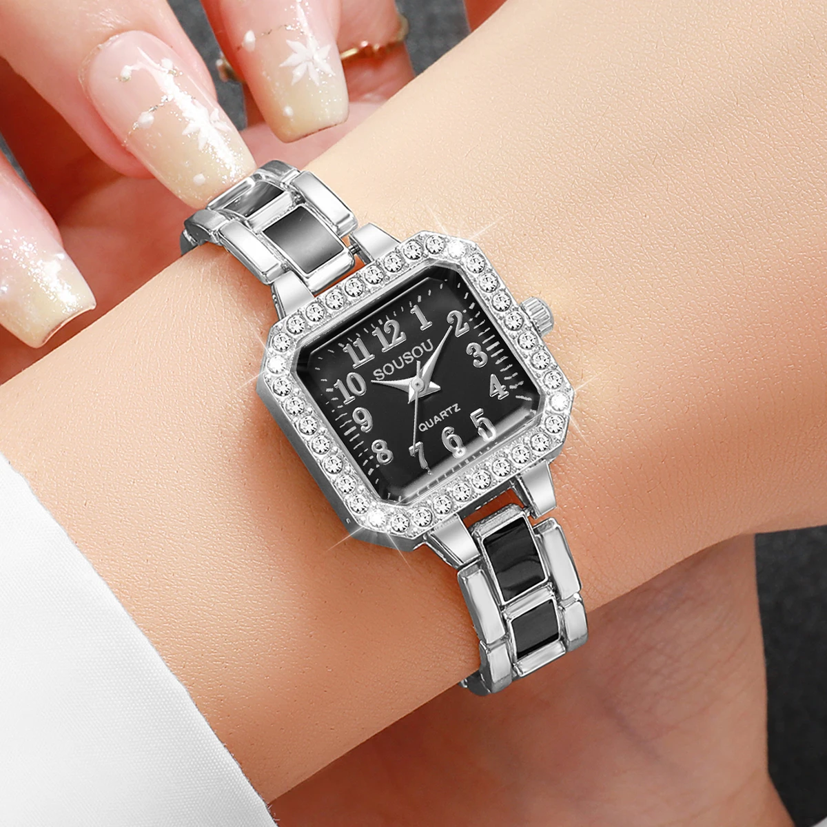 Luxury Square Rhinestone Women Quartz Watch Black Dial Metal Bracelet Fashion Ladies Wristwatches Relogio Feminino（Without Box）