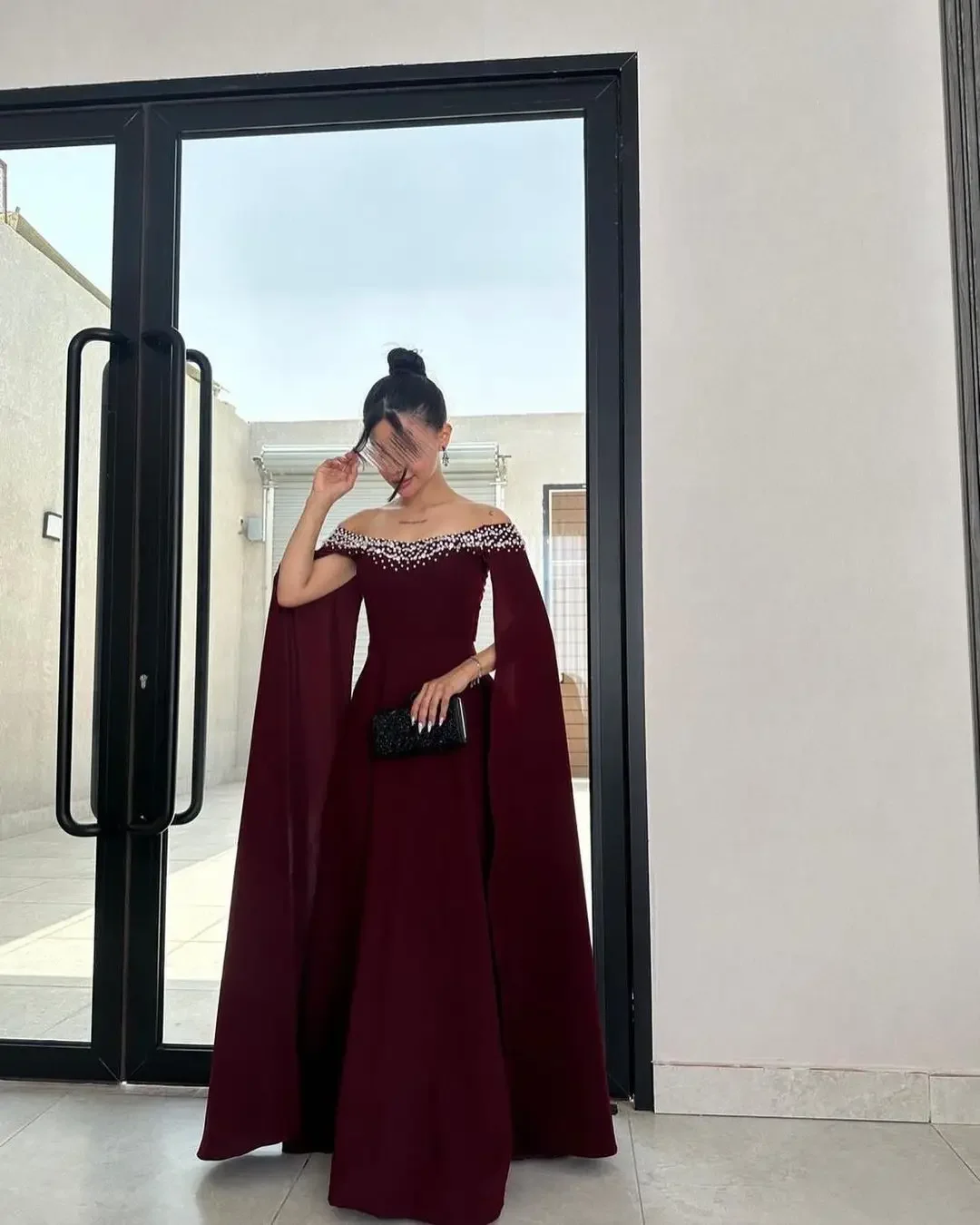 

Saudi Arabia Sleeveless Prom Dresses Burgundy Off The Shoulder Beadings Floor Length Evening Gowns Wedding Party Dresses