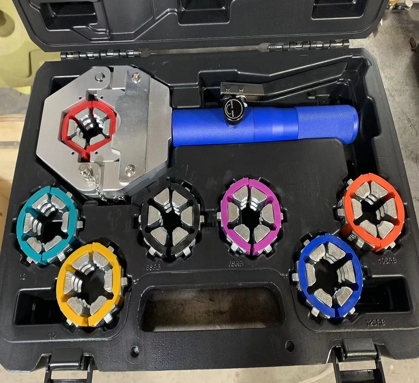 FS-7842 Strumento per crimpare tubi idraulici manuali Tubo AC automatico Tubo idraulico per riparazione tubi dell'aria condizionata