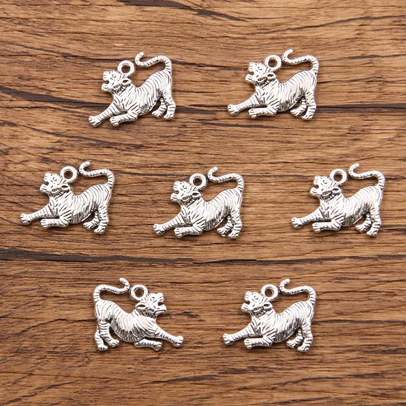 10pcs Alloy Animal Snake Lizard Deer Tiger Monkey Charm Bracelet Earrings Keychain Bag Necklace Pendant Decoration Accessories