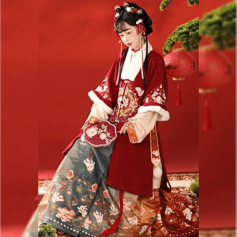 قميص نسائي شتوي صيني محسّن لعام 2025 من سلالة مينغ القديمة هانفو بنصف كم تنورة وجه الحصان مجموعة هانفو اليومية السميكة