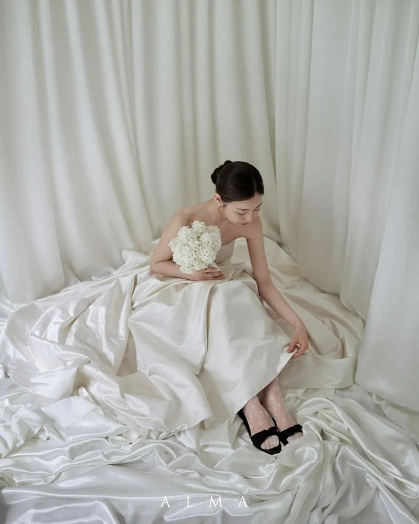 Sondr ใหม่ Elegant ชุดแต่งงานเกาหลี Strapless A Line ชุดเจ้าสาวที่กําหนดเองงานแต่งงาน Snap ชุดงานแต่งงานชุด