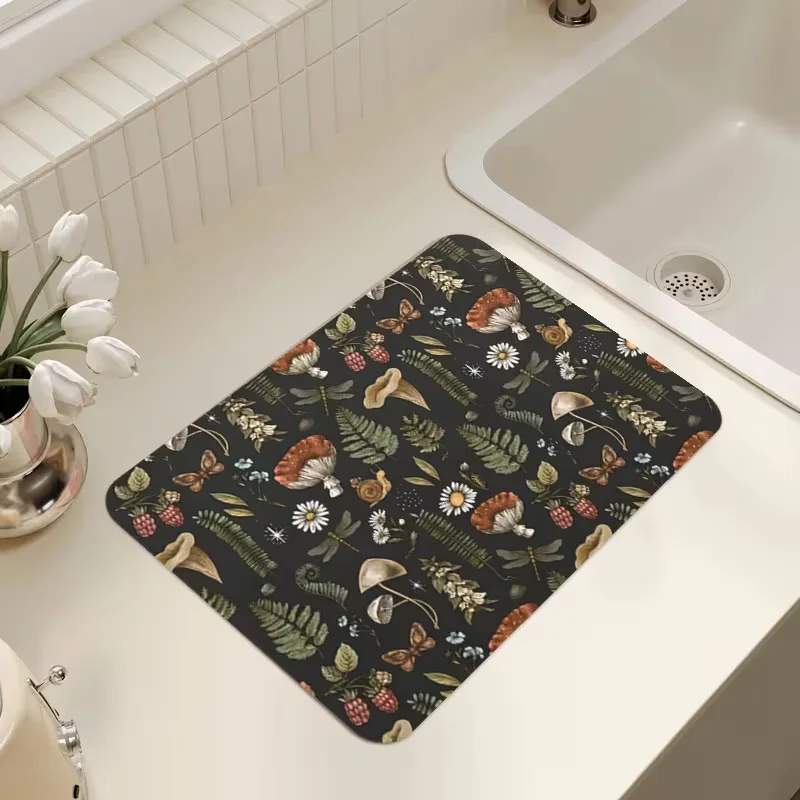 A Multifunctional Polyester Dish Absorbent Pad with Flower Carpet Mushroom Pattern Printed on It Bathroom Supplies Drainage Pad