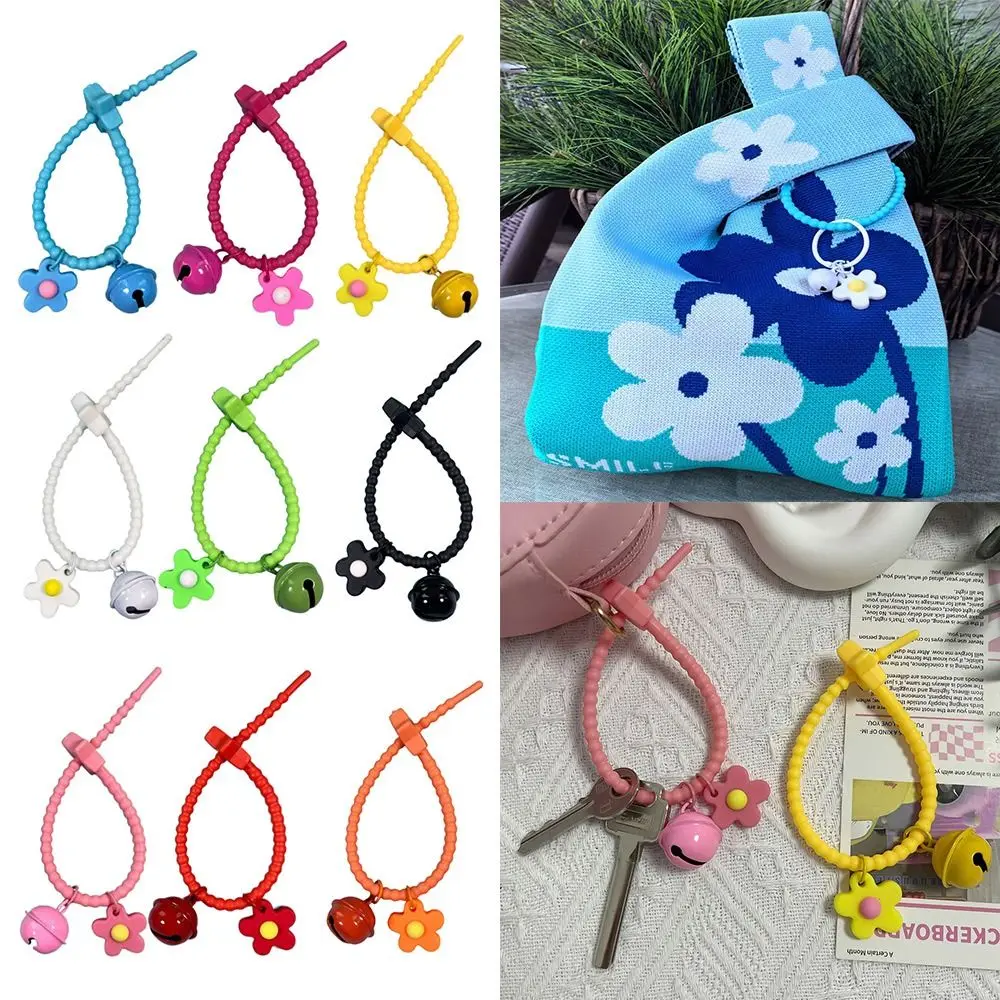 Sweet Silicone Flower Keychain Pendant Hanging Ornament Couple Key Chain with Bell Student Backpack Key Ring Jewelry Accessories