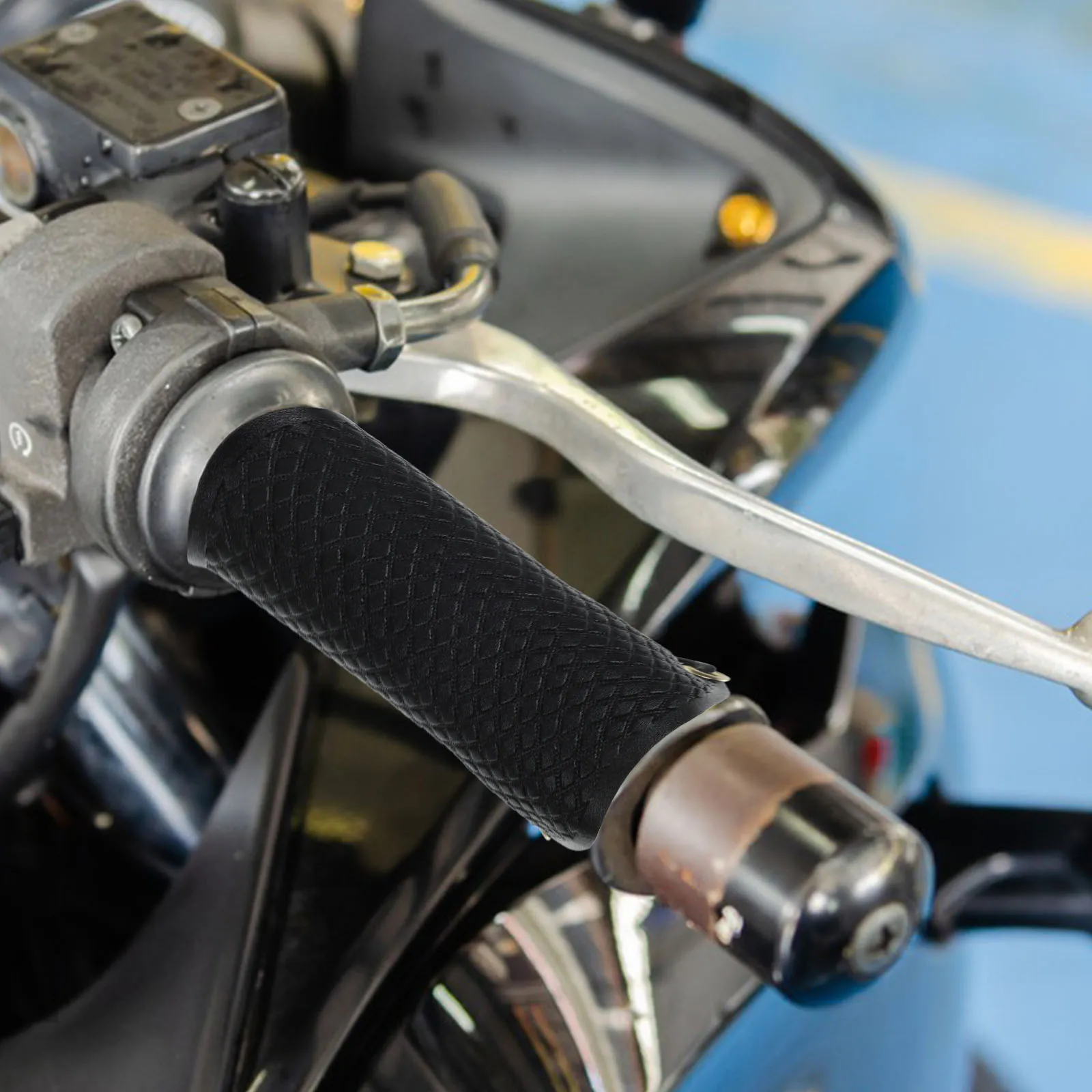 

2Pcs Motorcycle Covers Motorcycle Accessories Vintage Throttle Handlebar Grips Brown Durable Reliable Accessories