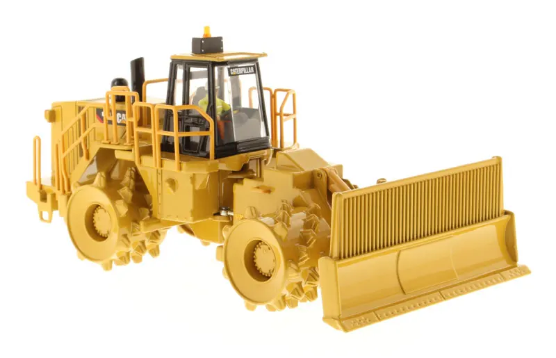 New DM CatTerpillar 1/50 CAT 836H landfill compactor - core classics series Diecast Masters 85205C For Collection