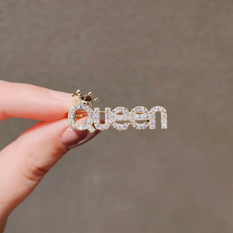 Cute Rhinestone Queen Brooches For Women Girls Kids Crown Letters CZ Crystal Party Label Pins Trendy Buckle 2024 Jewelry Gifts