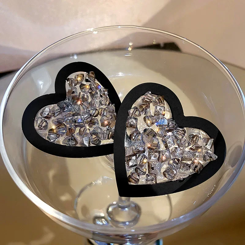 Hyperhyperbole كوب غير منتظم الشكل الأسود القلب أقراط بفص بأشكال للمرأة حفلة فاخرة غير عادية أقراط موضة هدية