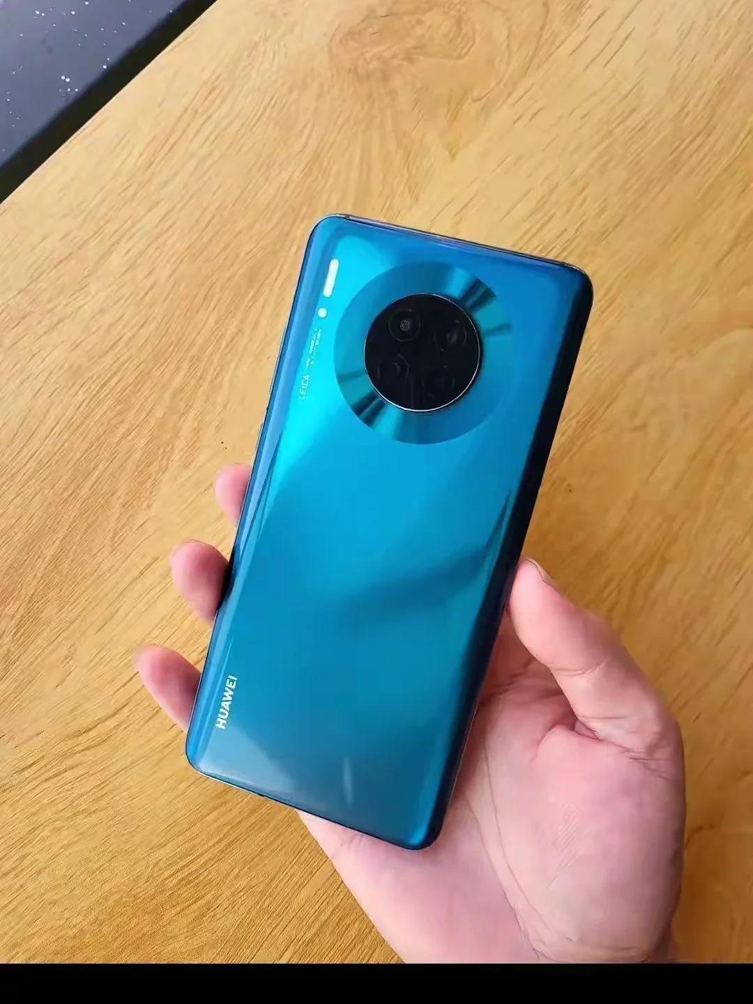 هاتف هواوي Mate 30 5g 6.62 بوصة 2340x1080px هاتف ذكي HarmonyOS 40MP HiSilicon Kirin 990 5G 4200mAh هاتف مستعمل