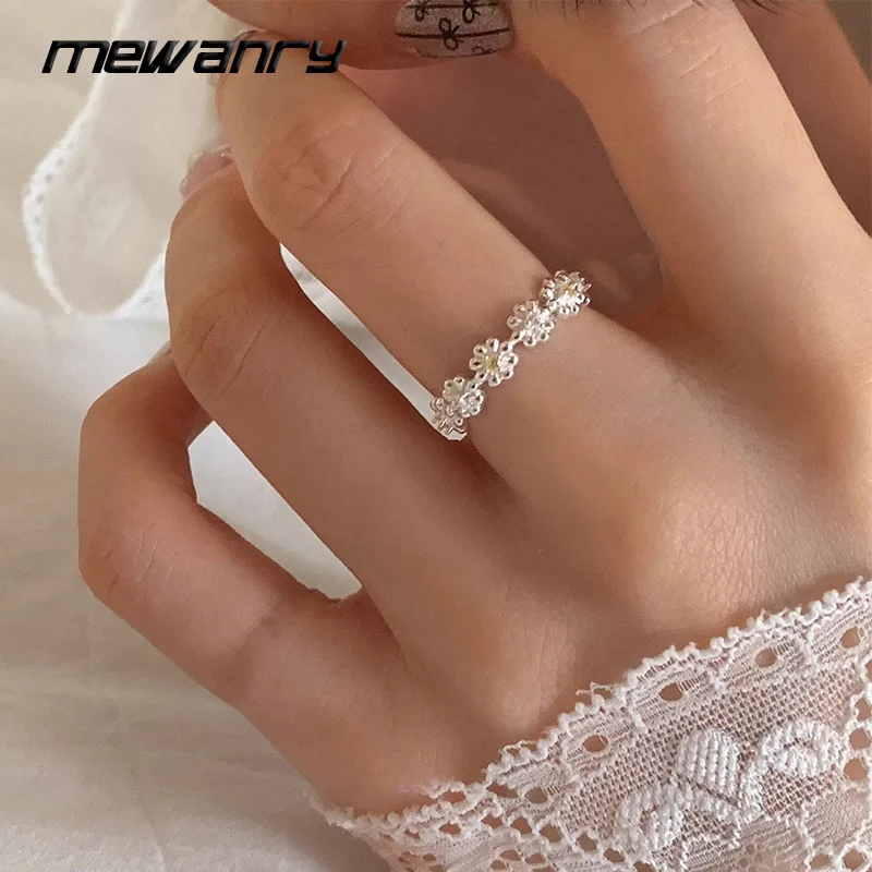 Mewanry Silver Color Flower Geometric Ring For Women Girls Fashion Simple Temperament Sweet Gentle Cute Daily Party Jewelry Gift