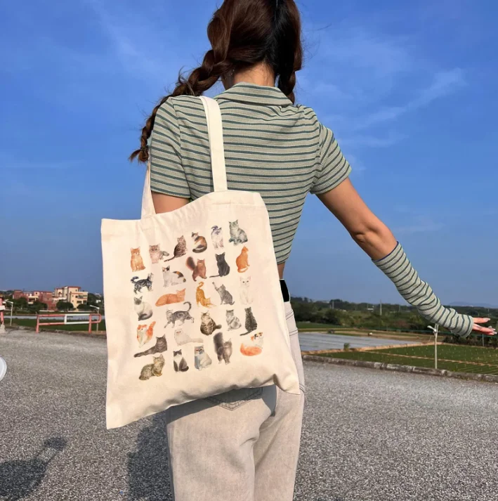 Vintage Cat Illustration Tote Bag Kawaii Artistic Aesthetic Canvas Tote Bag Versatile Casual Gift for Cat Enthusiasts Fashion