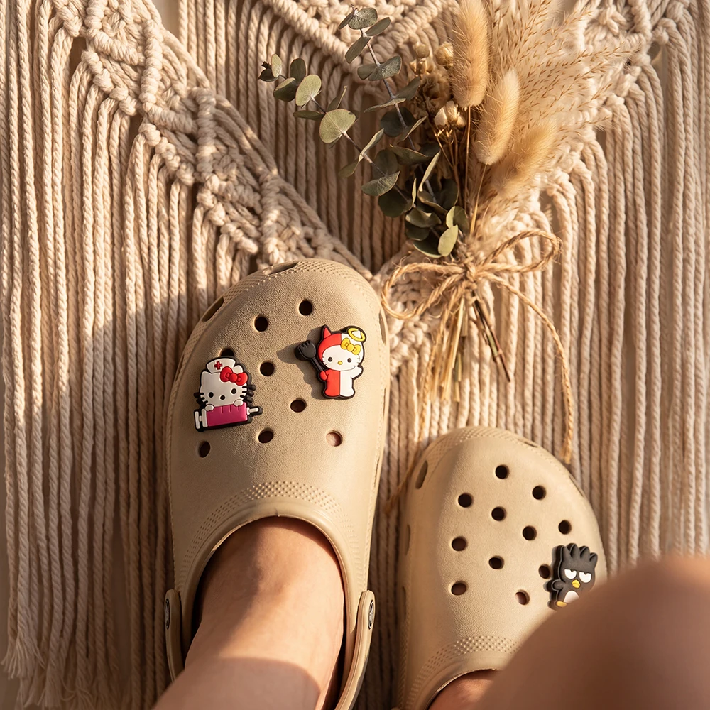 36pcs Cartoon Hello Kitty New Sanrio Shoe Charms PVC DIY Shoes Decoration Bracelet Sandal shoe Accessories Buckle for Kids Gifts