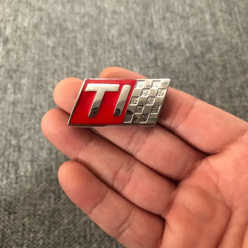 

Metal Ti Logo Car Sticker Badge Body Decoration Emblem Auto Exterior For Alfa Romeo 159 147 156 giulietta 147 159 mito Stelvio