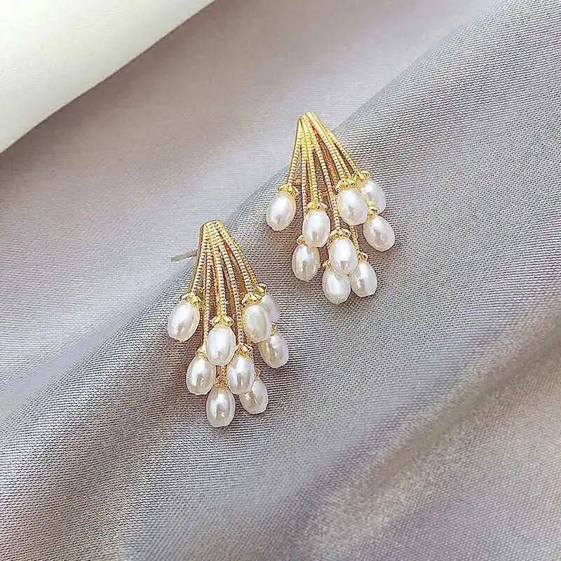 2024 Temperament Sweet New Pearl Earrings Women's Korean Edition Fashion Earrings Sense Trendy Earrings