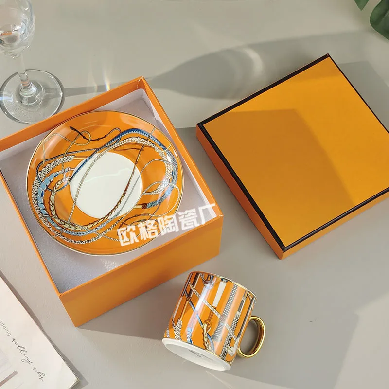 

Luxury European - style Retro Small Straight - bodied Coffee Cups and Saucers with Gold Handles Exquisite Home - use Sets