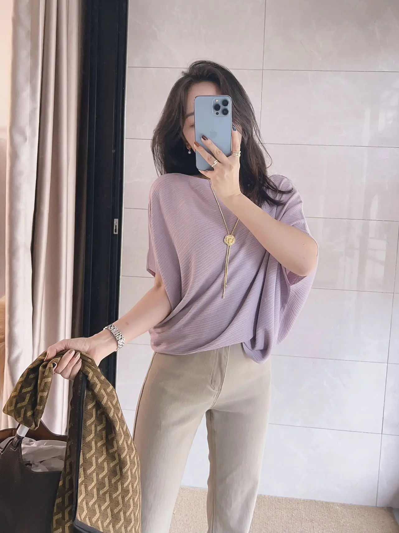 

Romantic Loose Fit Silk V-Neck Top for Women Casual Style Short Sleeve Princess Barbara Home Summer Fashion plus Size